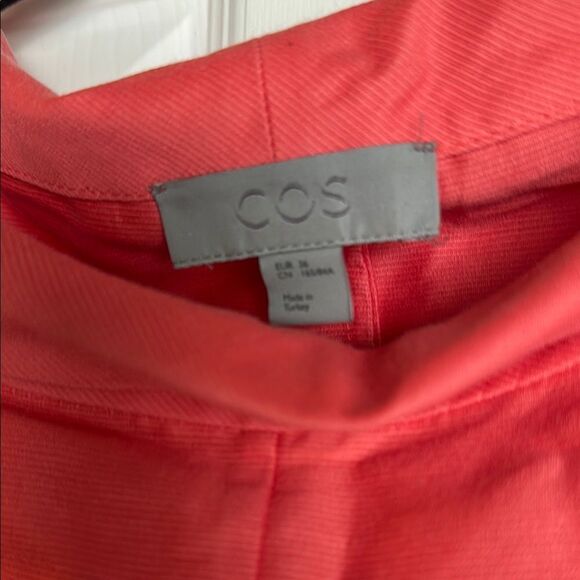 COS Vibrant Coral - Picture 3 of 4